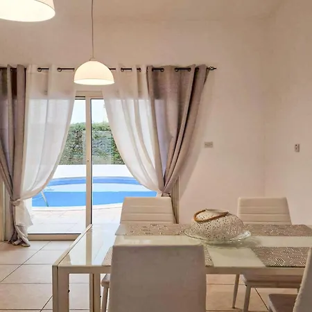 Sunshine Apartment Paphos