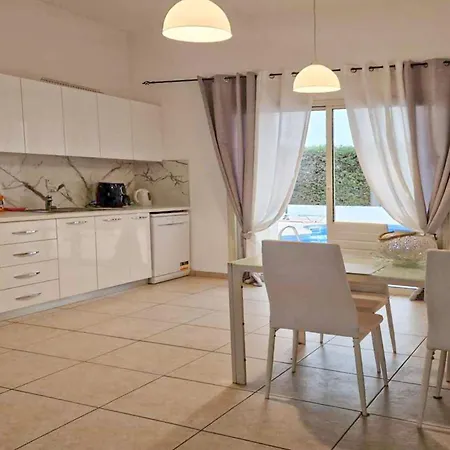 Sunshine Apartment Paphos